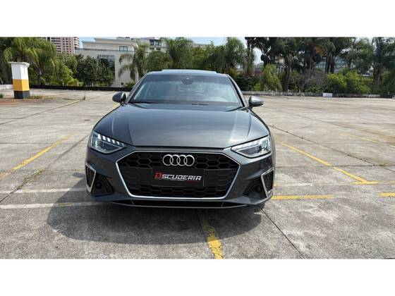 AUDI A4 2.0 TFSI GASOLINA PRESTIGE PLUS S TRONIC